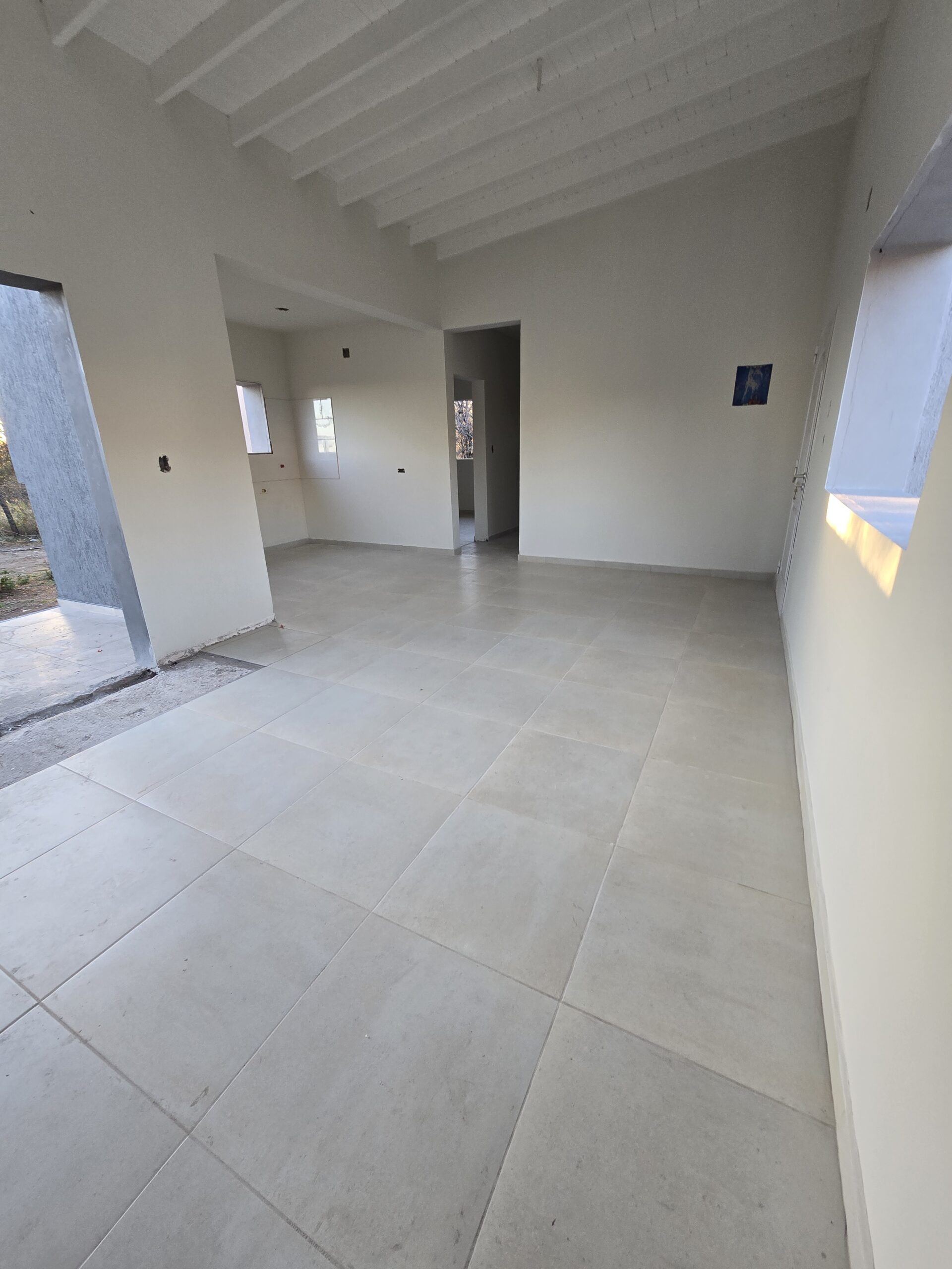 CASA MINIMALISTA DE TRES AMBIENTES LAS MORERAS | MERLO | Casa 3