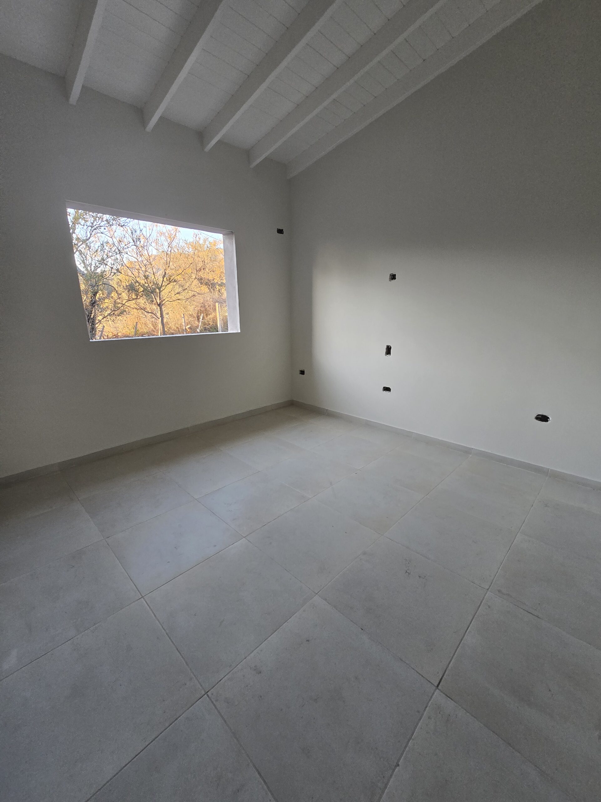 CASA MINIMALISTA DE TRES AMBIENTES LAS MORERAS | MERLO | Casa 3