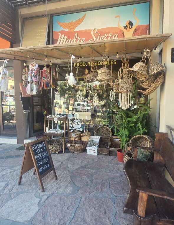 HERMOSO LOCAL SOBRE AV DEL SOL