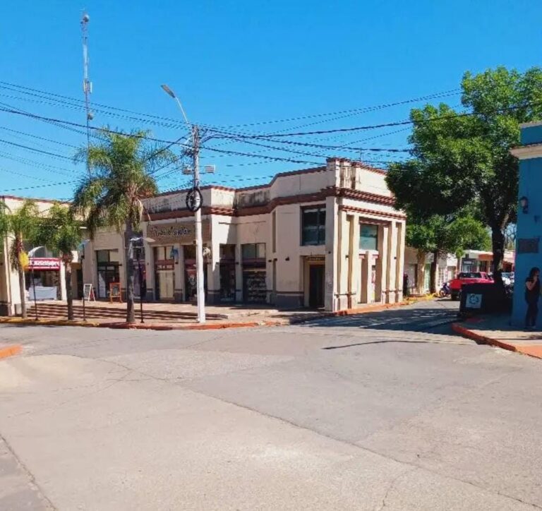 OPORTUNIDAD COMERCIAL – ESQUINA FRENTE A LA PLAZA PRINCIPAL | SOBREMONTE