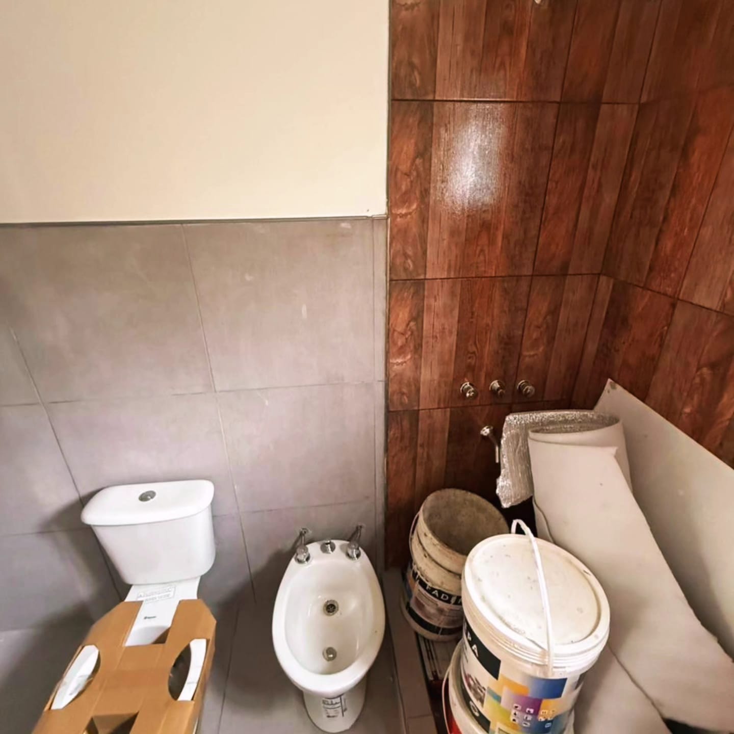 CASA MINIMALISTA EN B° LOS TRONCOS