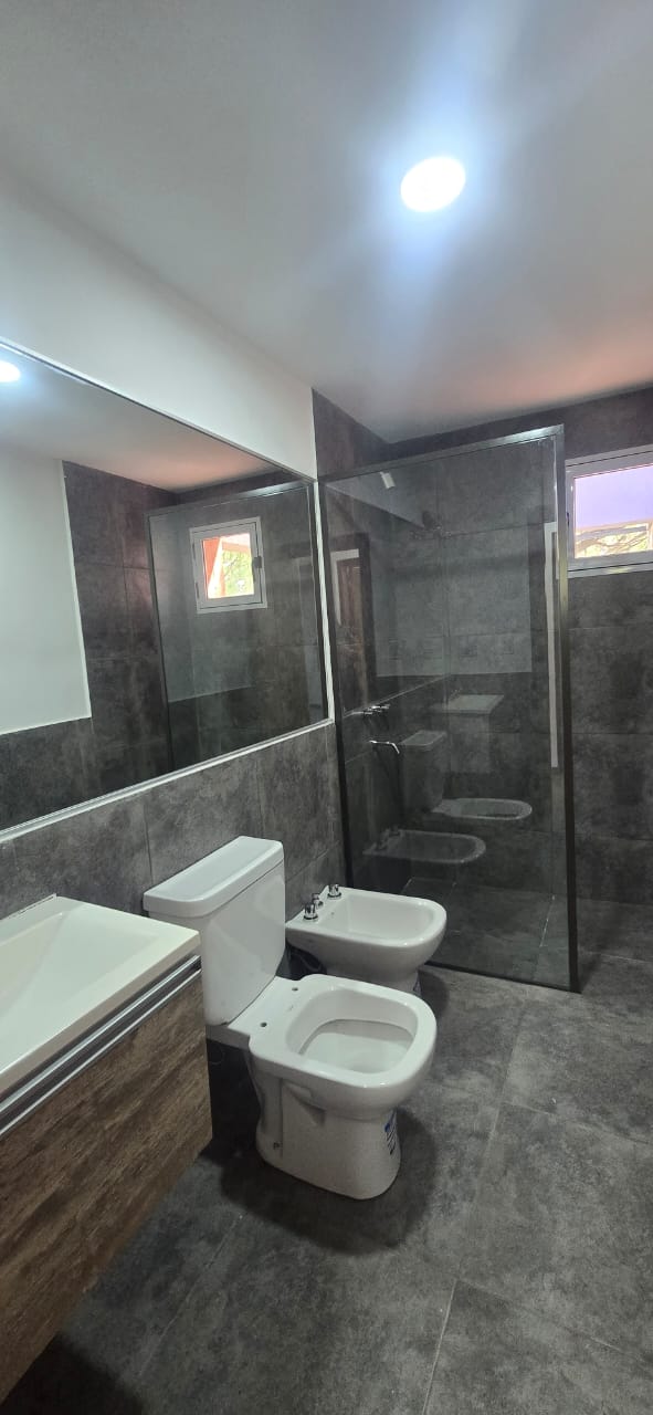 CASA MINIMALISTA EN MERLO B LAS MAGDALENAS