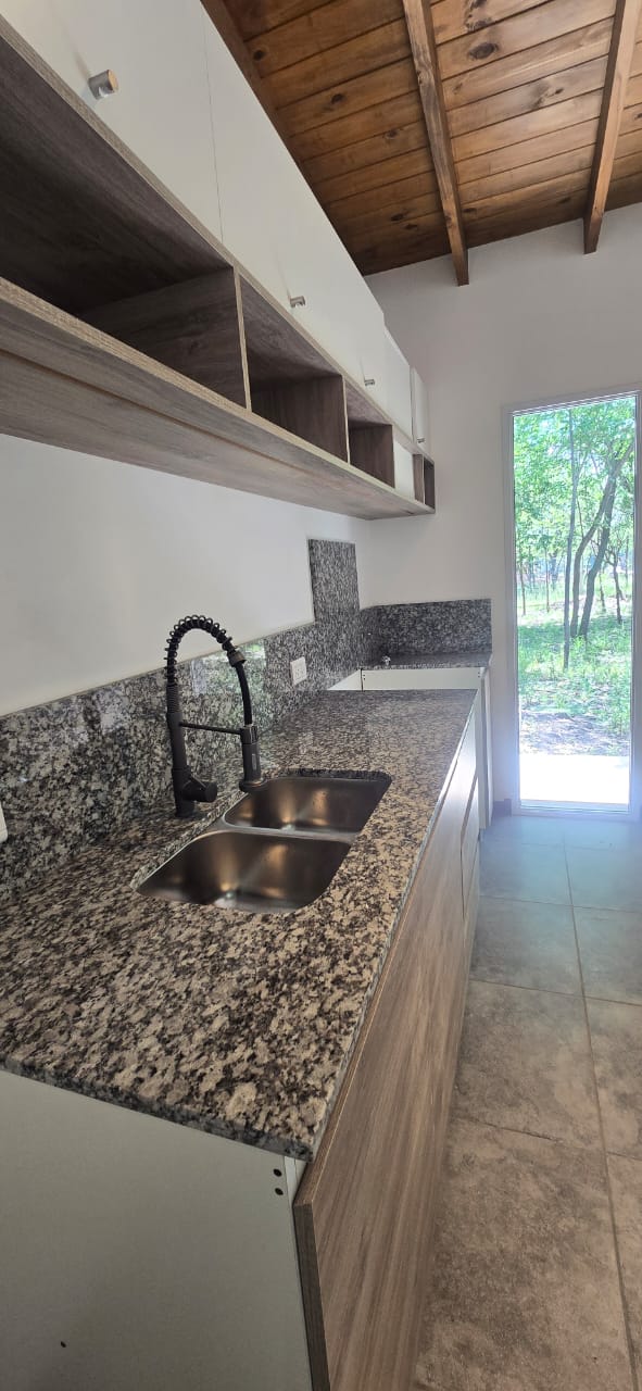 CASA MINIMALISTA EN MERLO B LAS MAGDALENAS