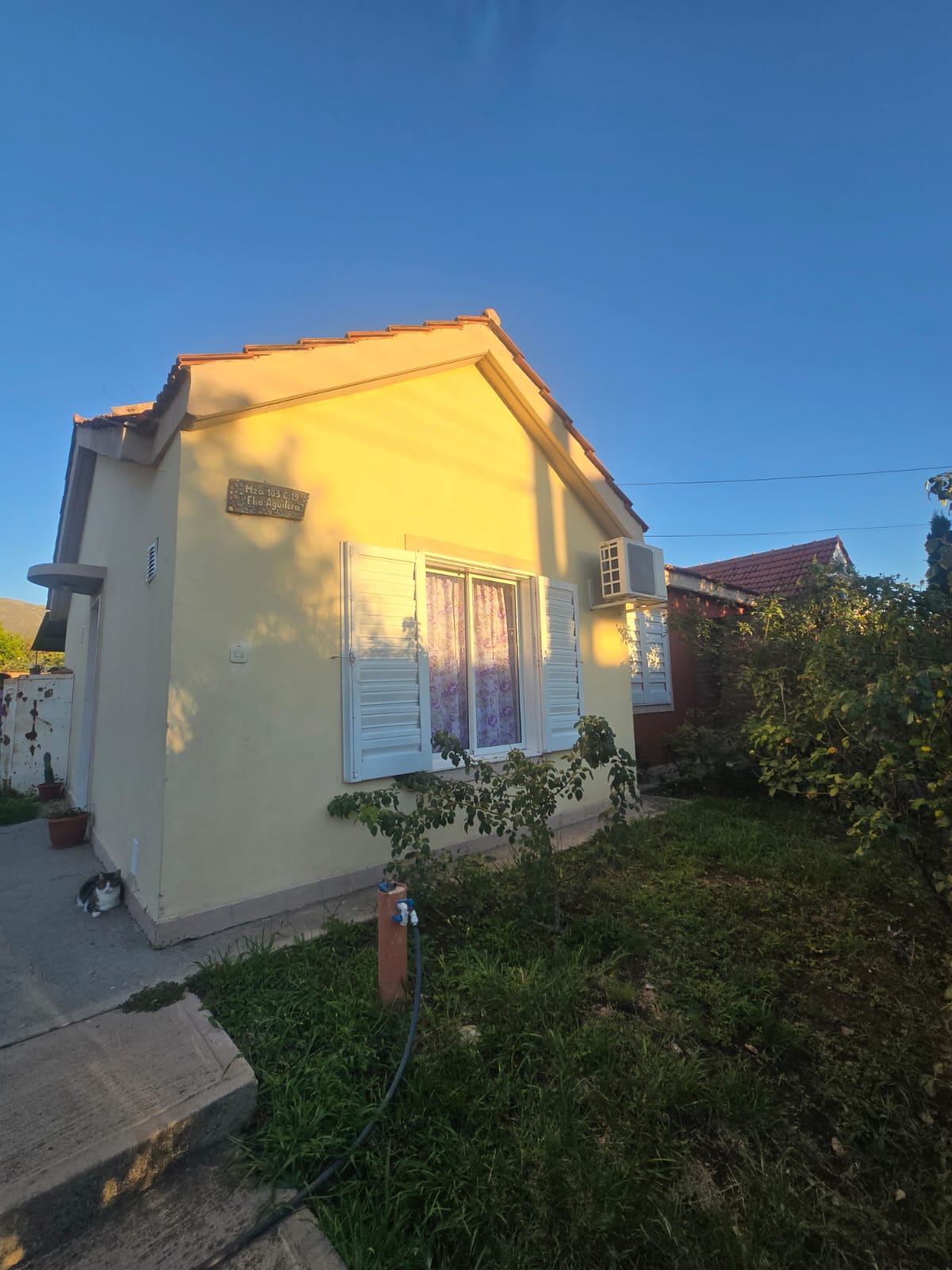 CASA TIPO CHALET DE BARRIO