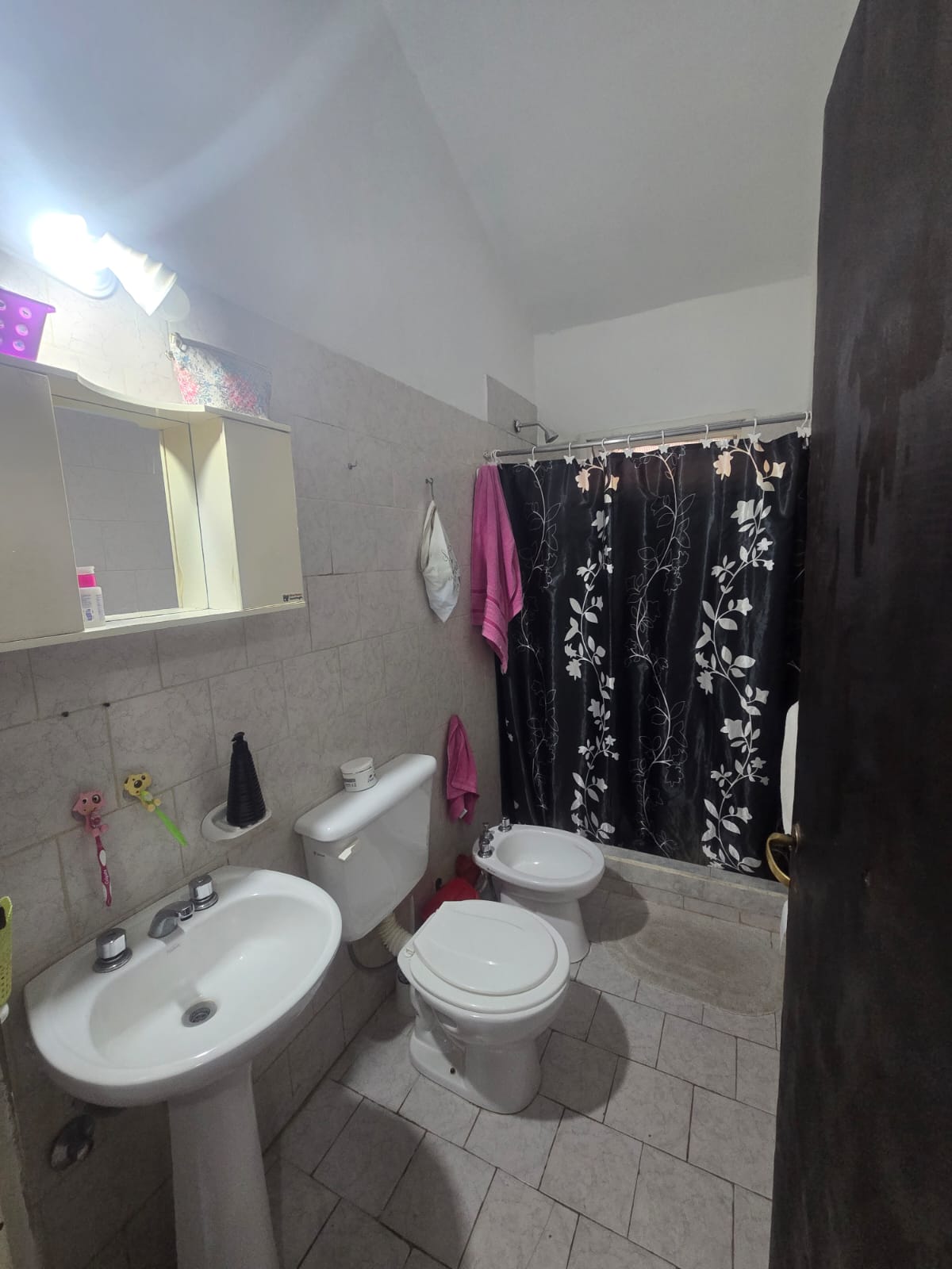 CASA TIPO CHALET DE BARRIO