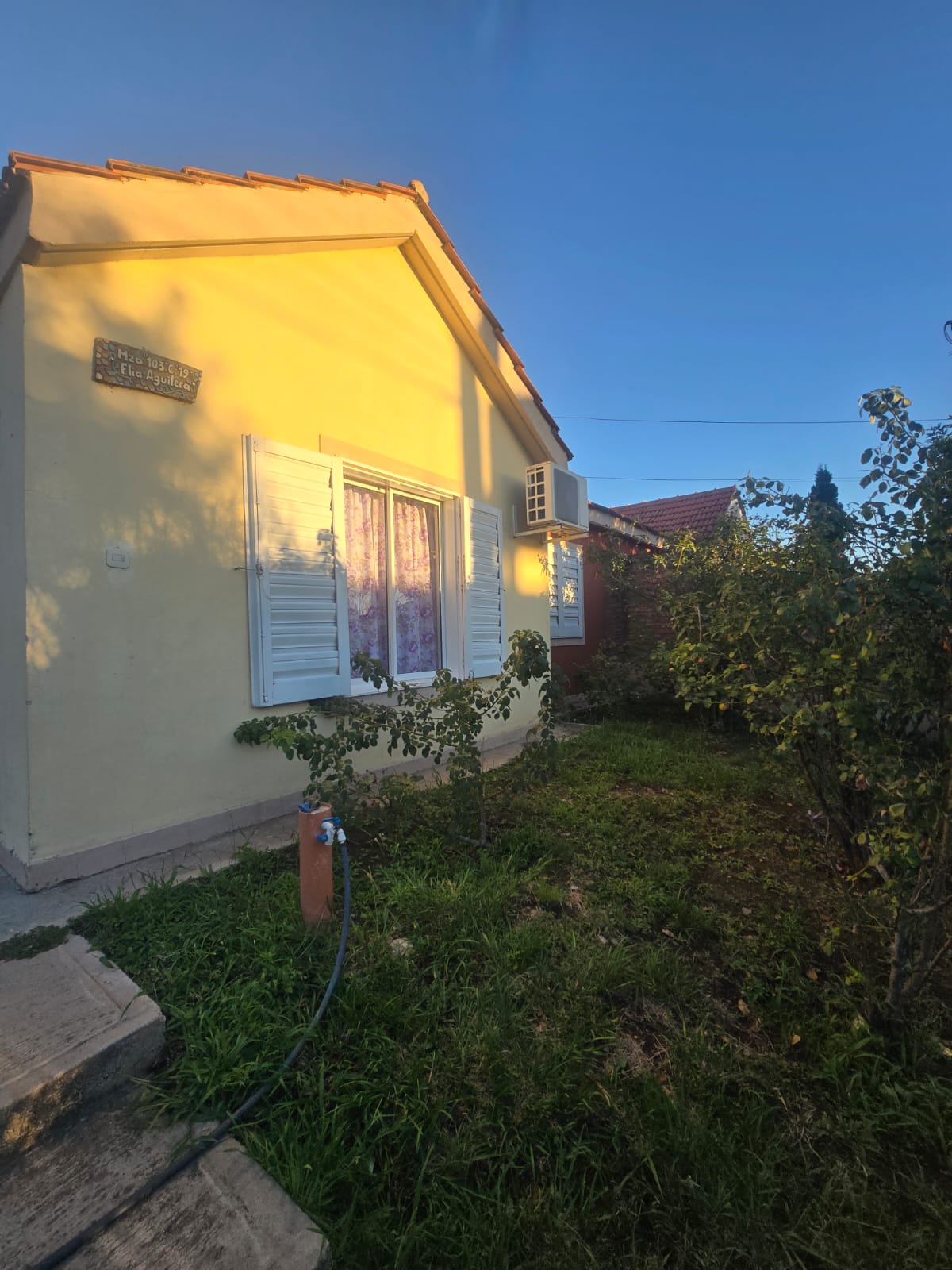 CASA TIPO CHALET DE BARRIO