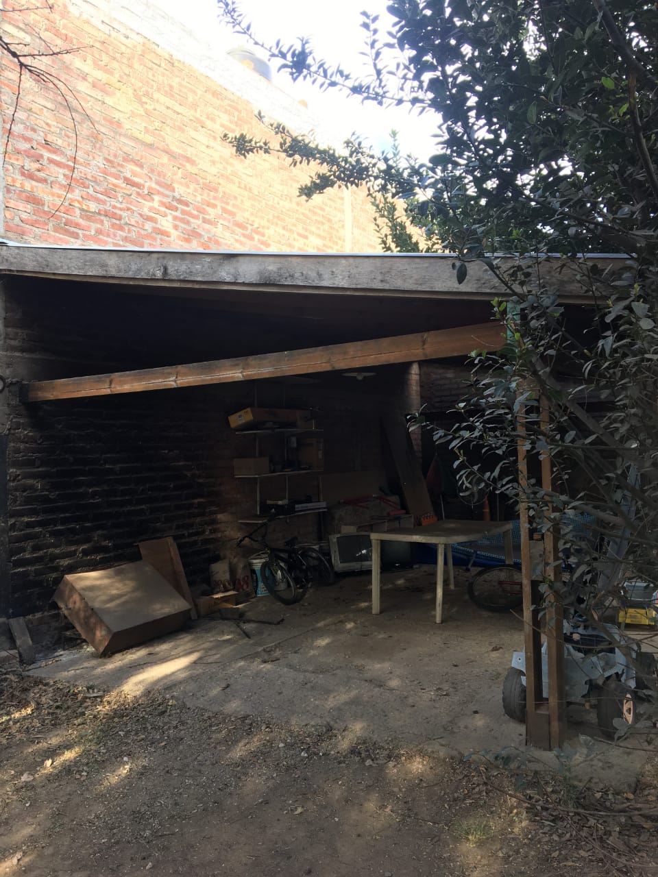 CASA DE TRES AMBIENTES EN MERLO