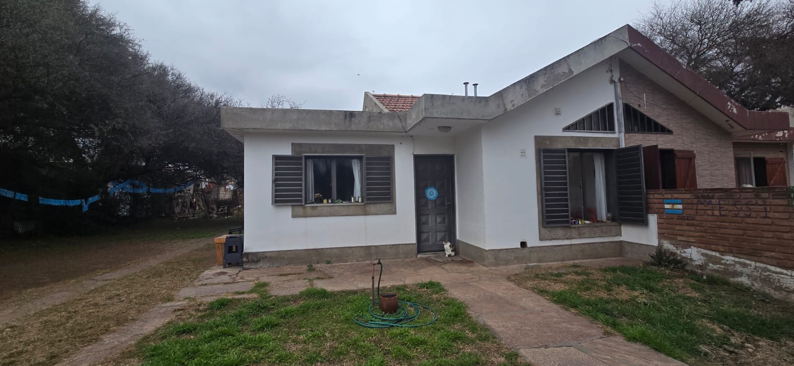 CASA DE TRES AMBIENTES EN MERLO