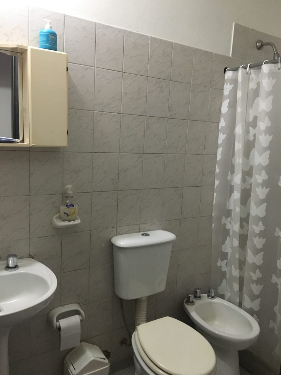 CASA DE TRES AMBIENTES EN MERLO