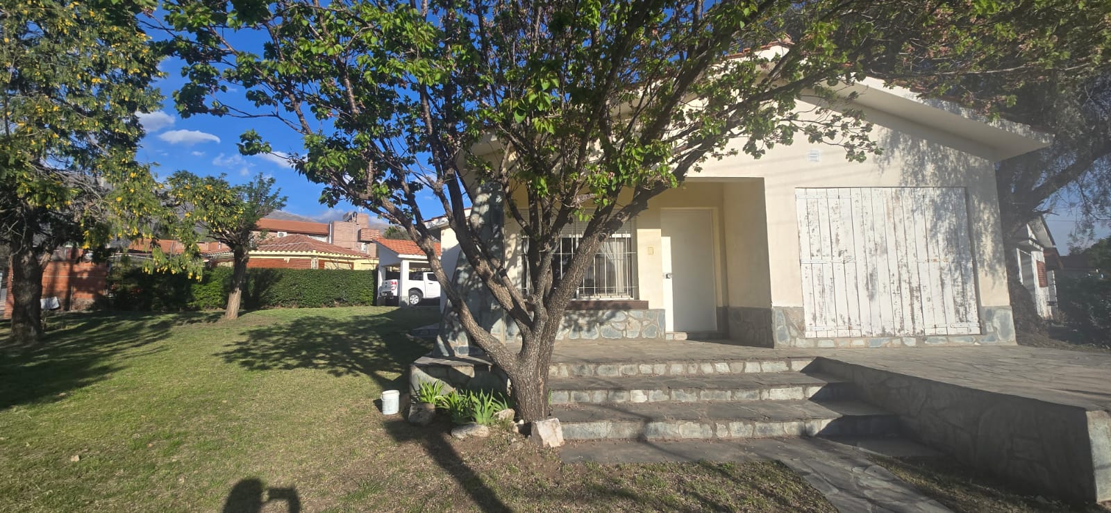 CHALET EN EL CENTRO DE MERLO