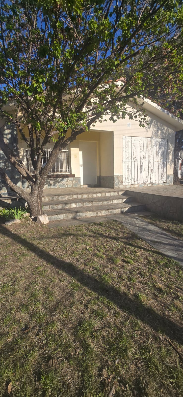 CHALET EN EL CENTRO DE MERLO