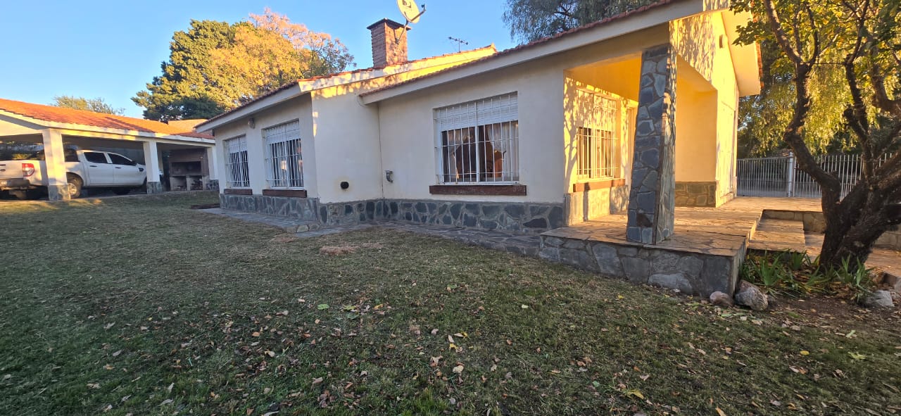 CHALET EN EL CENTRO DE MERLO
