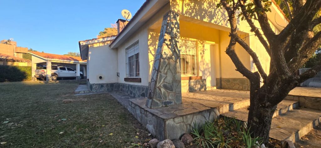 CHALET EN EL CENTRO DE MERLO