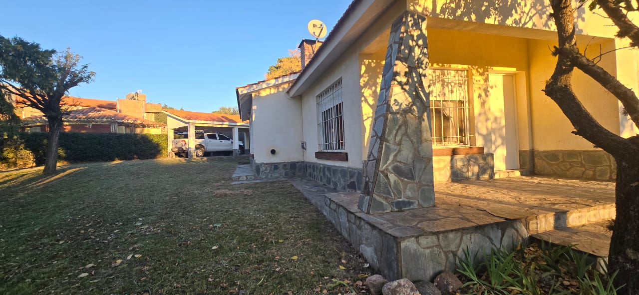 CHALET EN EL CENTRO DE MERLO