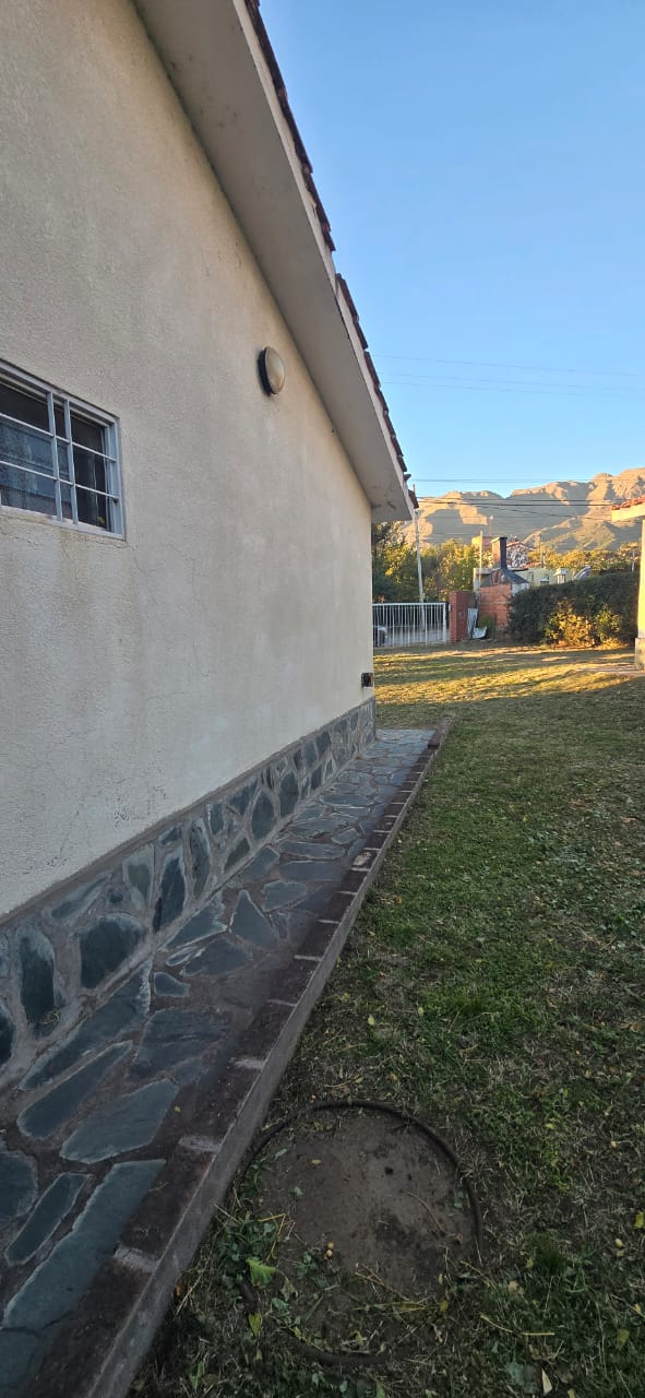 CHALET EN EL CENTRO DE MERLO