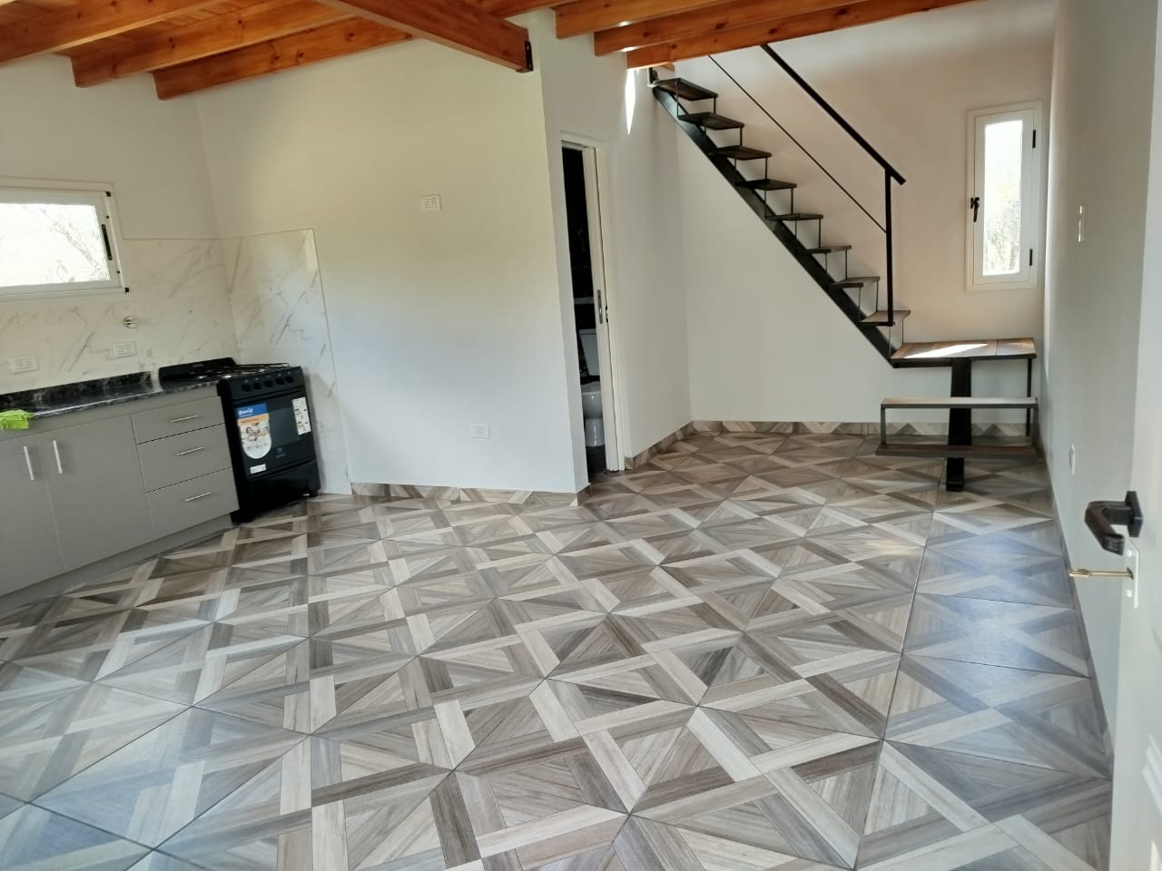 CASA EN LOS MOLLES DOS PLANTAS A ESTRENAR