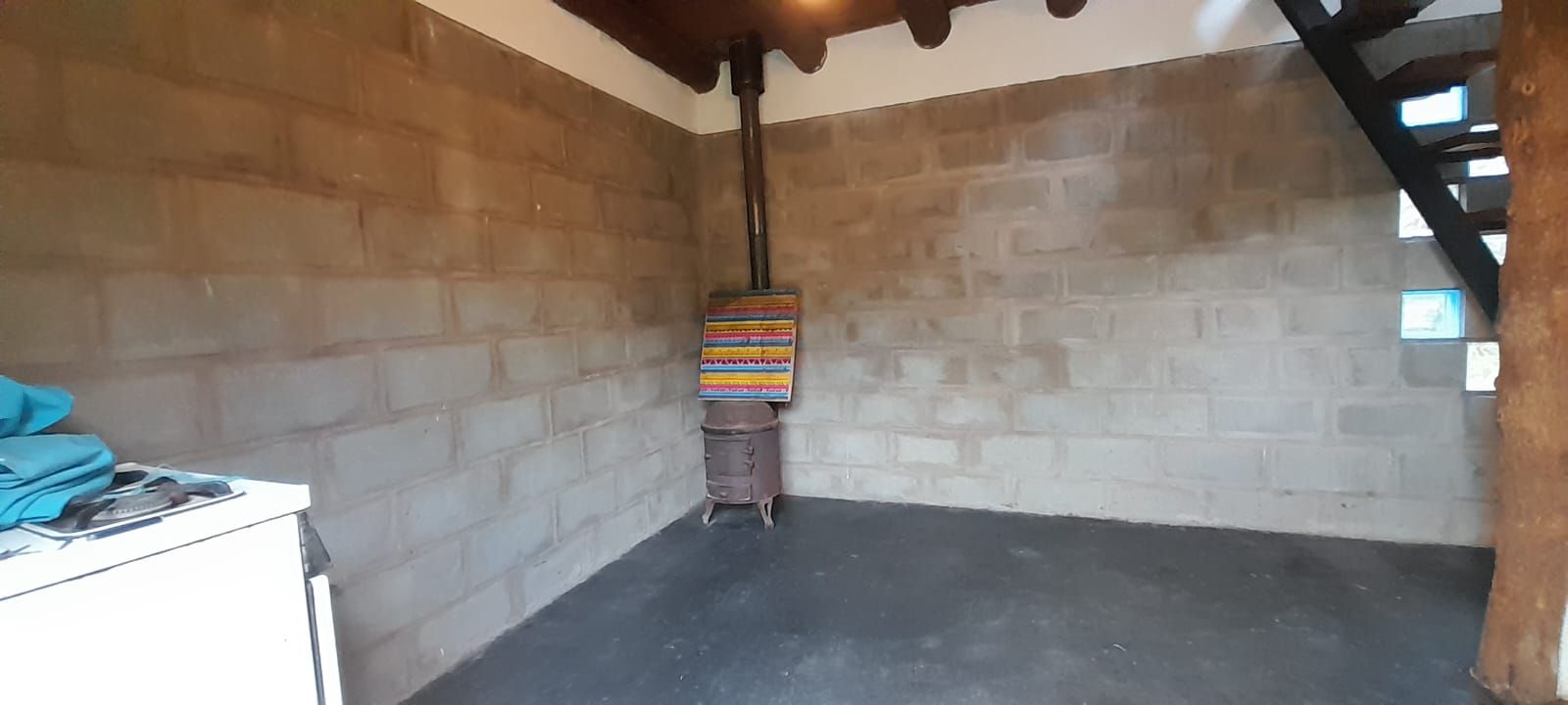 UNA CASA Y UNA CONSTRUCCION A TERMINAR EN MERLO | VENTA