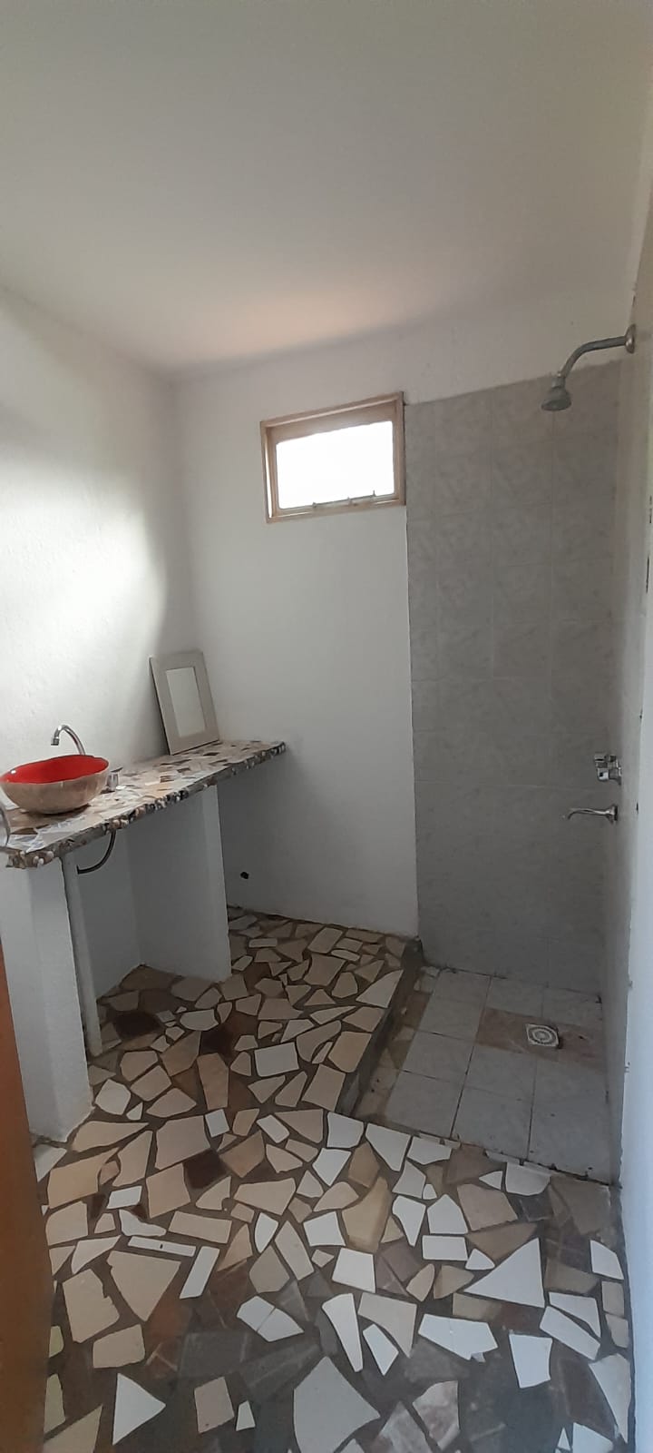 UNA CASA Y UNA CONSTRUCCION A TERMINAR EN MERLO | VENTA