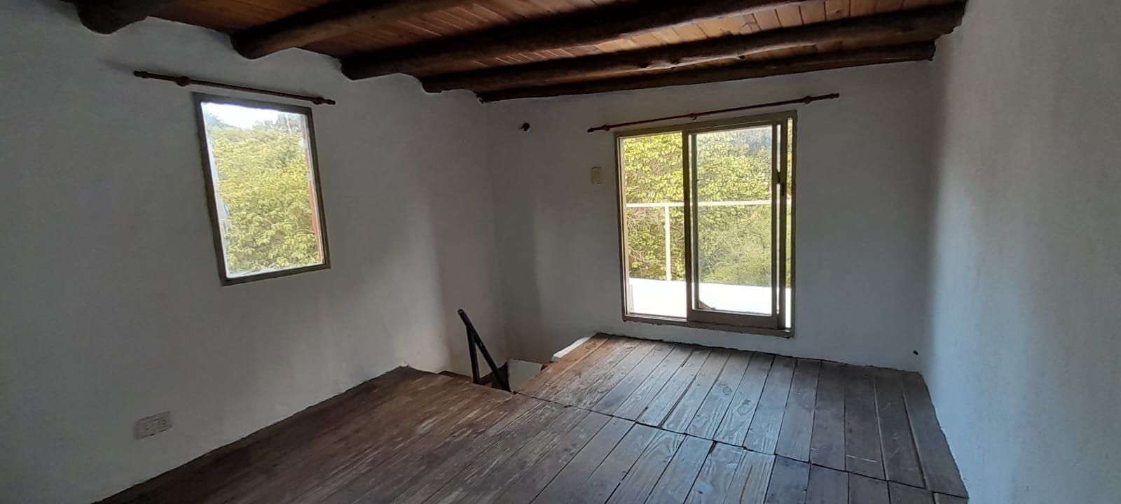UNA CASA Y UNA CONSTRUCCION A TERMINAR EN MERLO | VENTA