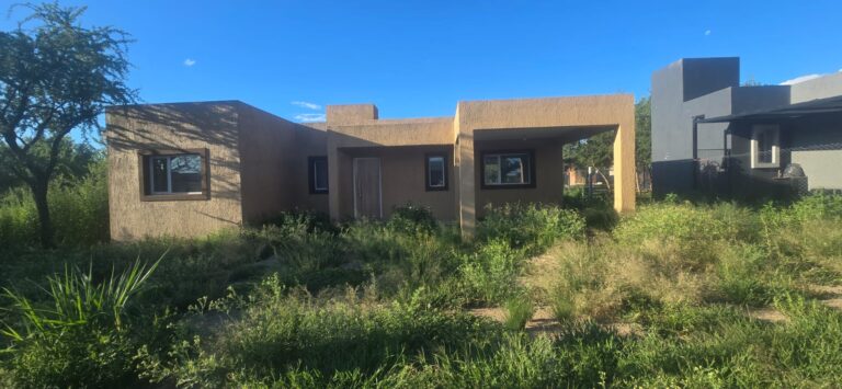 CASA MINIMALISTA EN VENTA – PEDRO MELO | MERLO, SAN LUIS