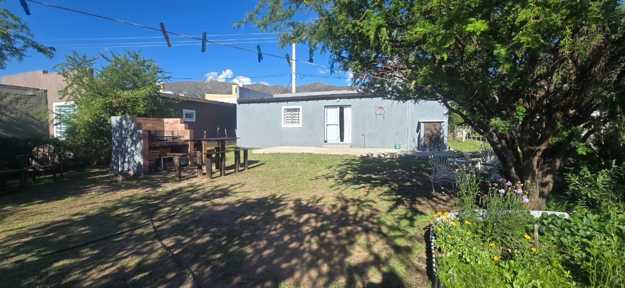 CASA DE TRES AMBIENTES EN CORTADERAS