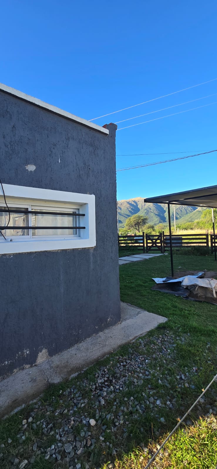 CASA DE TRES AMBIENTES EN CORTADERAS