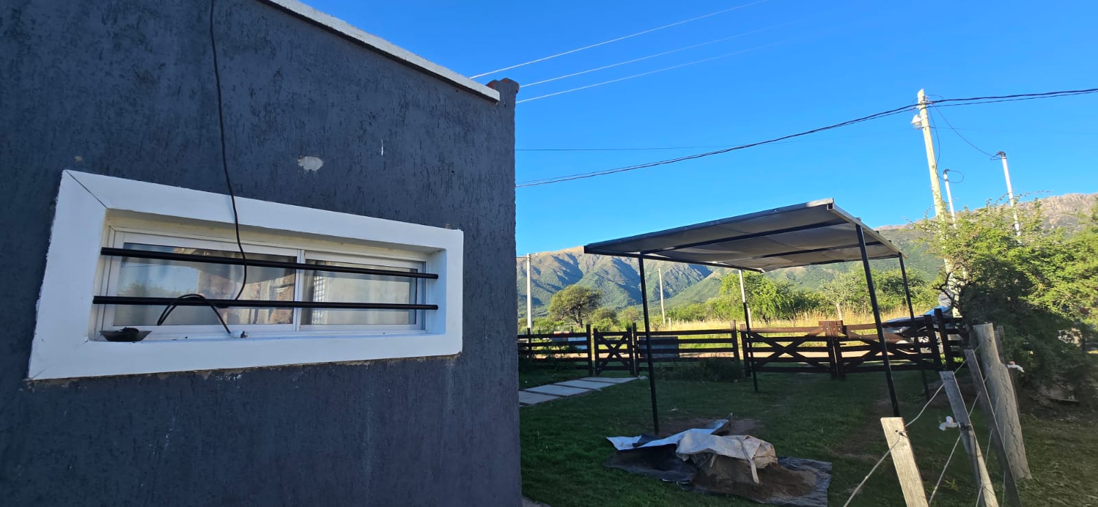 CASA DE TRES AMBIENTES EN CORTADERAS