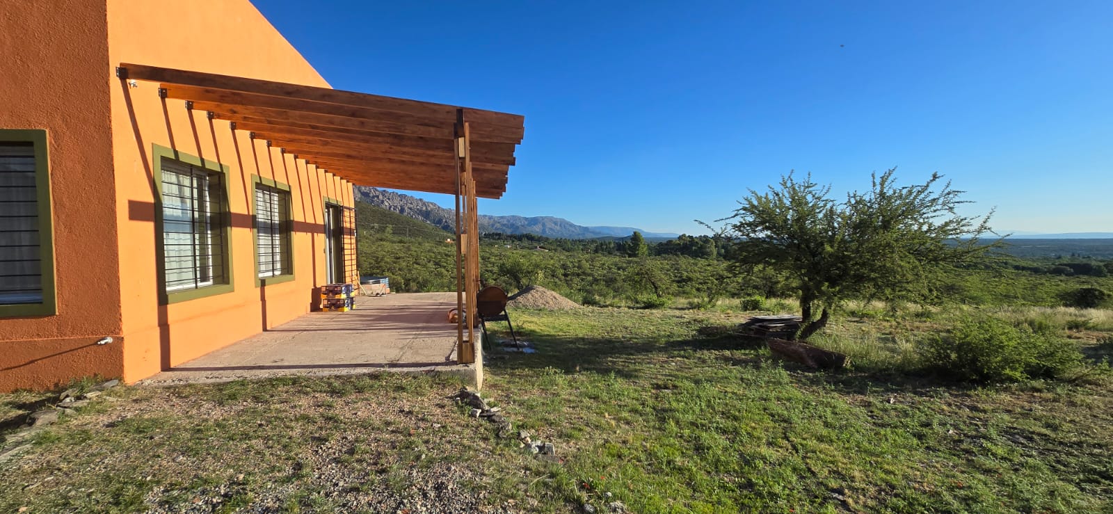 CASA AMERICANA EN VILLA ELENA