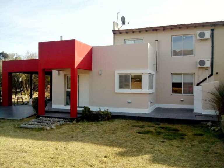 CASA EN PH DE AMBIENTES LOS MOLLES