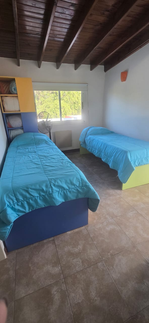 CASA EN PH DE AMBIENTES LOS MOLLES