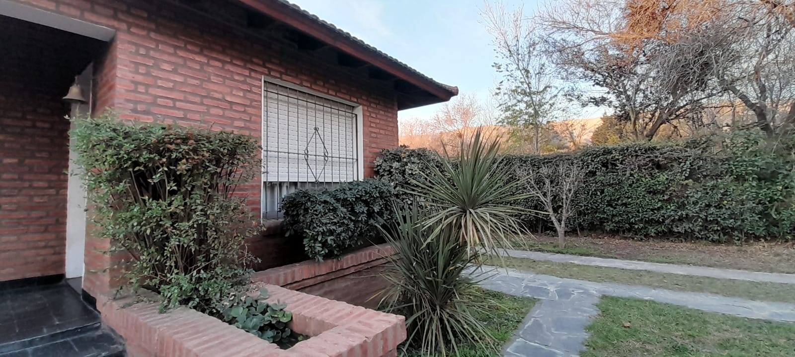 CASA EN BARRANCA COLARADA | MERLO