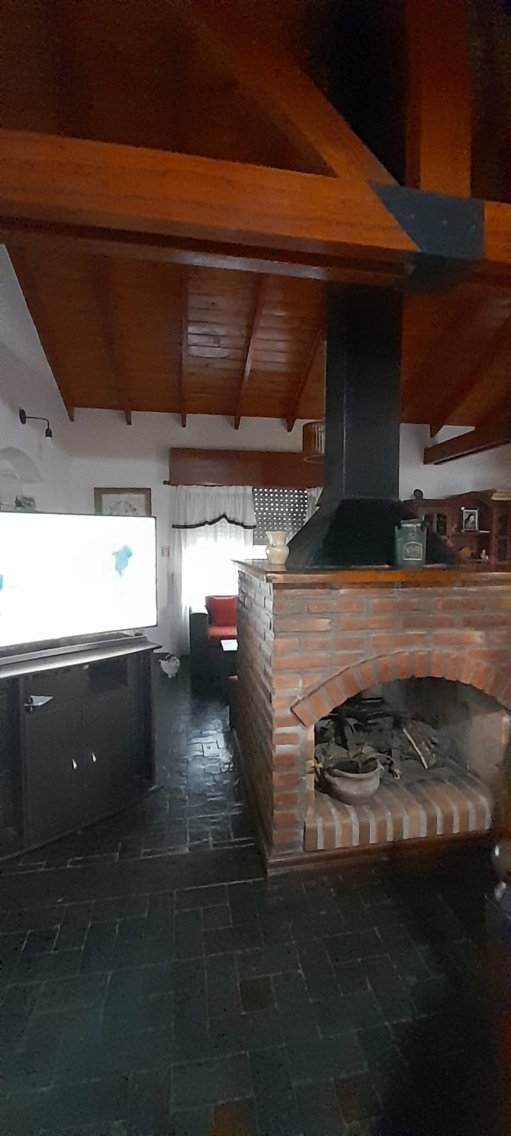 CASA EN BARRANCA COLARADA | MERLO