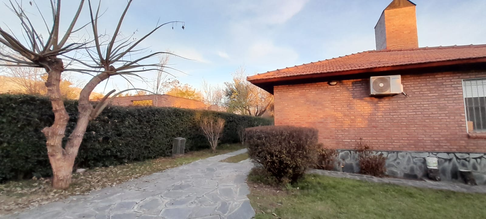 CASA EN BARRANCA COLARADA | MERLO