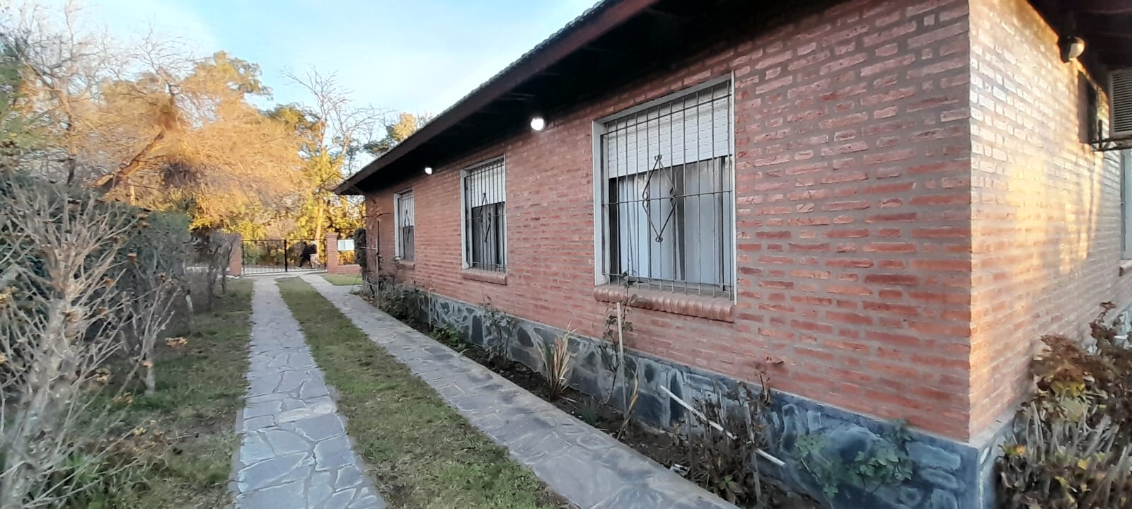 CASA EN BARRANCA COLARADA | MERLO