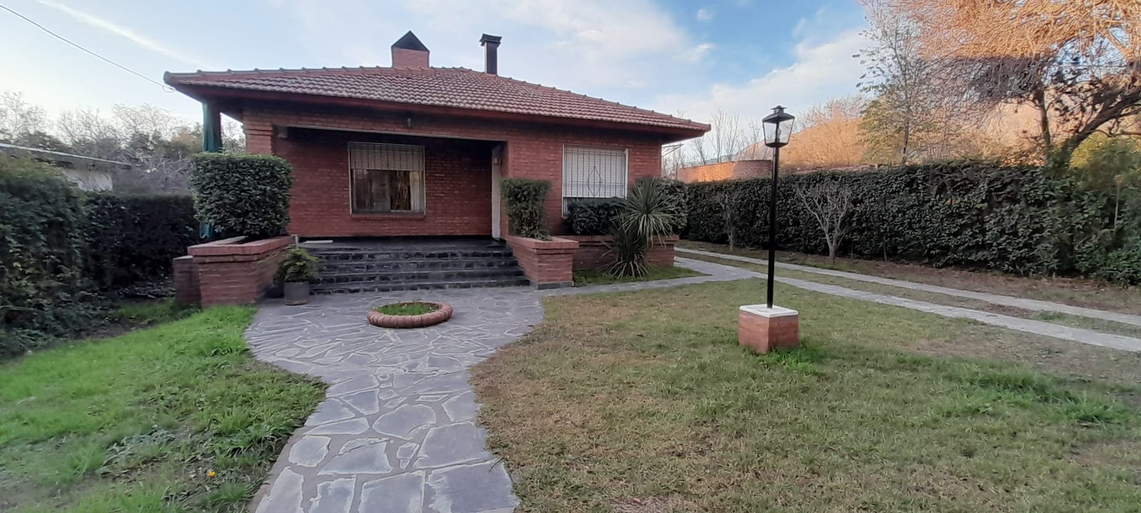 CASA EN BARRANCA COLARADA | MERLO