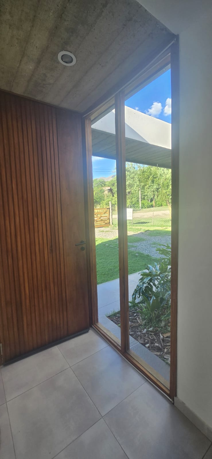 CASA MINIMALISTA MODERNA DE DISEÑO | CERRO DE ORO | MERLO