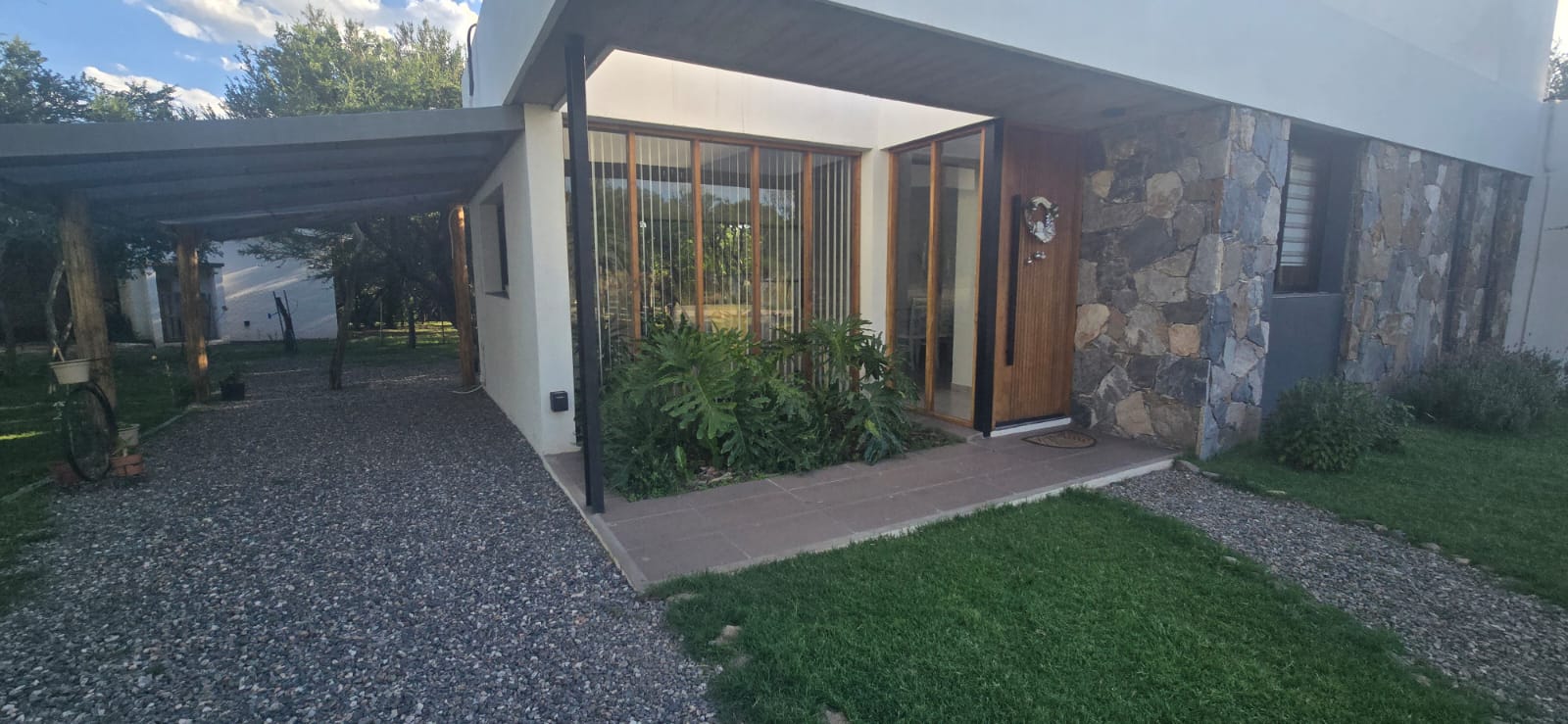 CASA MINIMALISTA MODERNA DE DISEÑO | CERRO DE ORO | MERLO