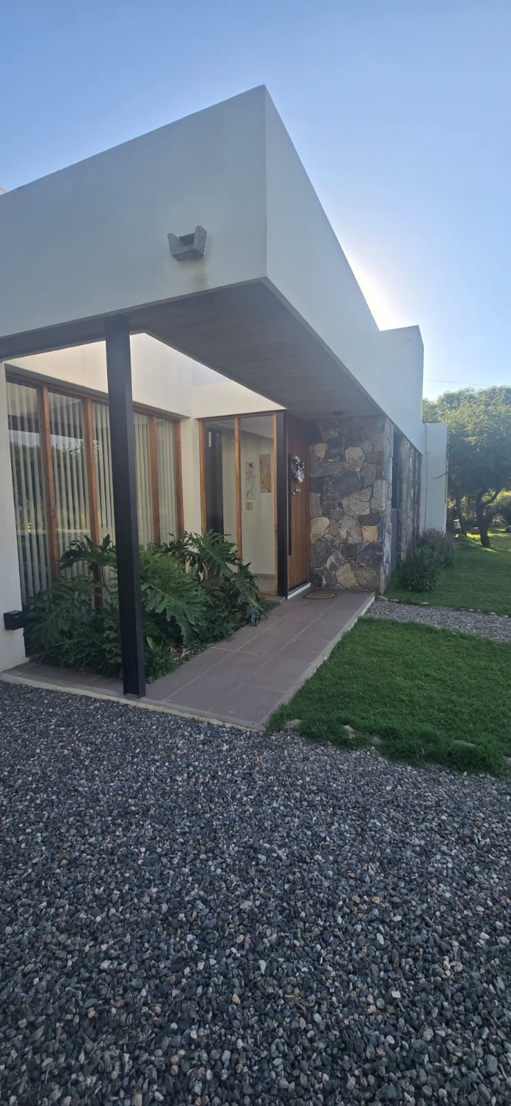 CASA MINIMALISTA MODERNA DE DISEÑO | CERRO DE ORO | MERLO