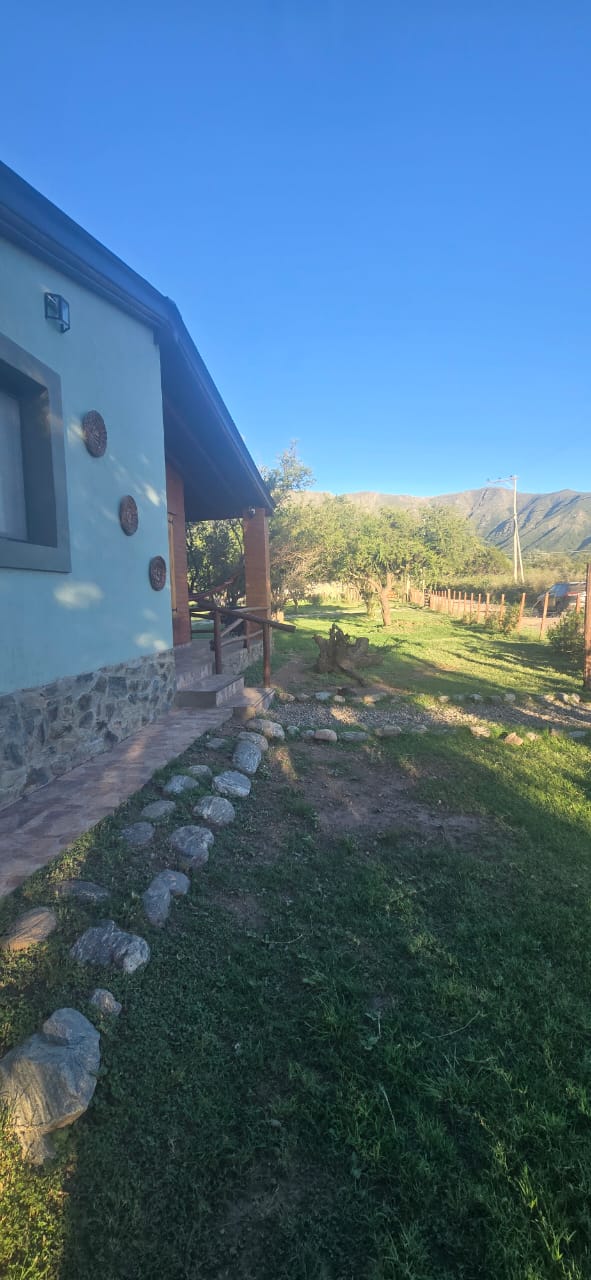 CASA EN CORTADERAS DEL LADO DE LA SIERRAS