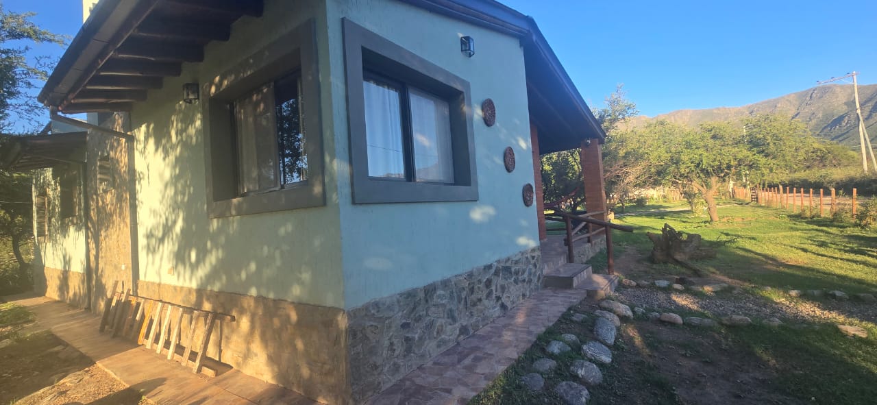 CASA EN CORTADERAS DEL LADO DE LA SIERRAS
