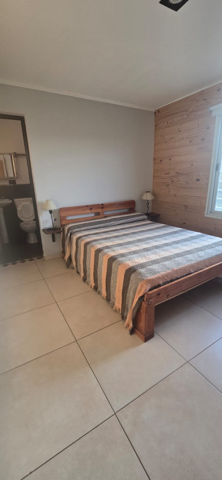 CASA MINIMALISTA EN MERLO