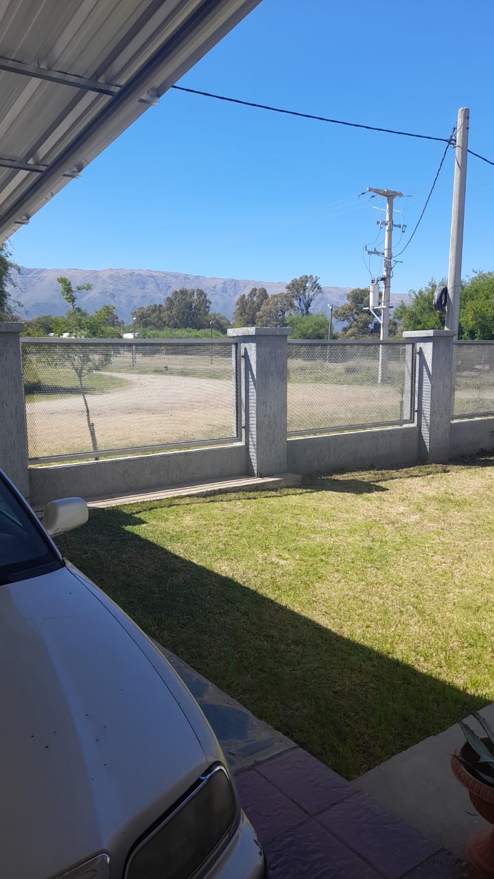 CASA MINIMALISTA EN MERLO