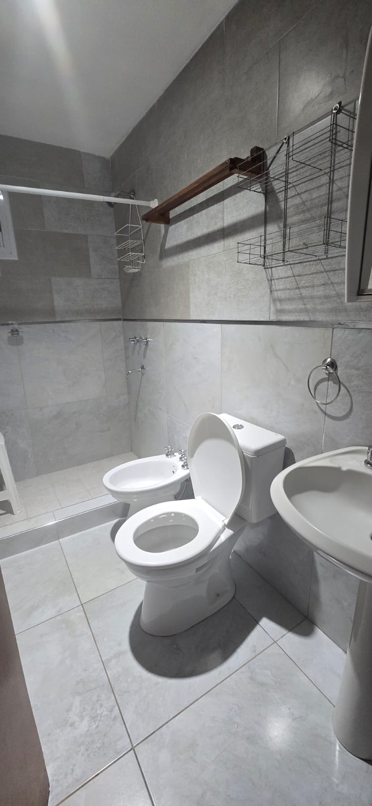 CASA MINIMALISTA EN MERLO