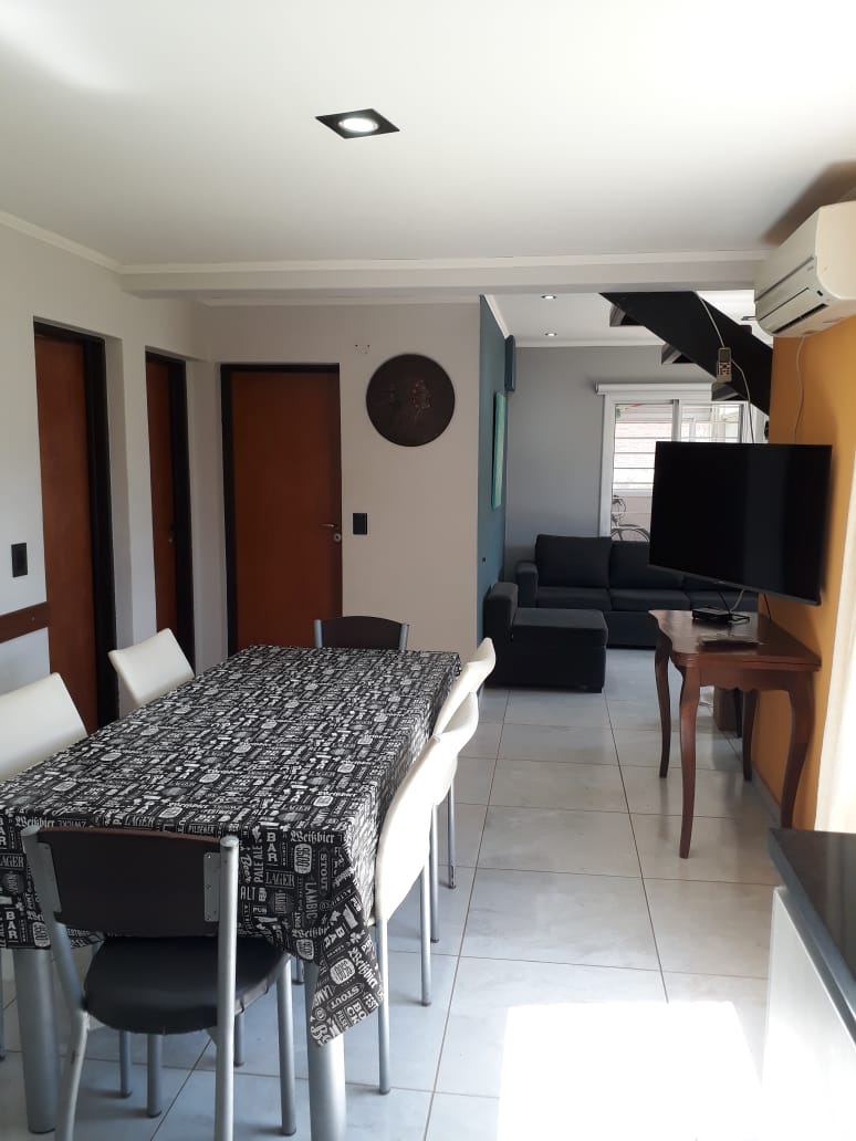 CASA MINIMALISTA EN MERLO