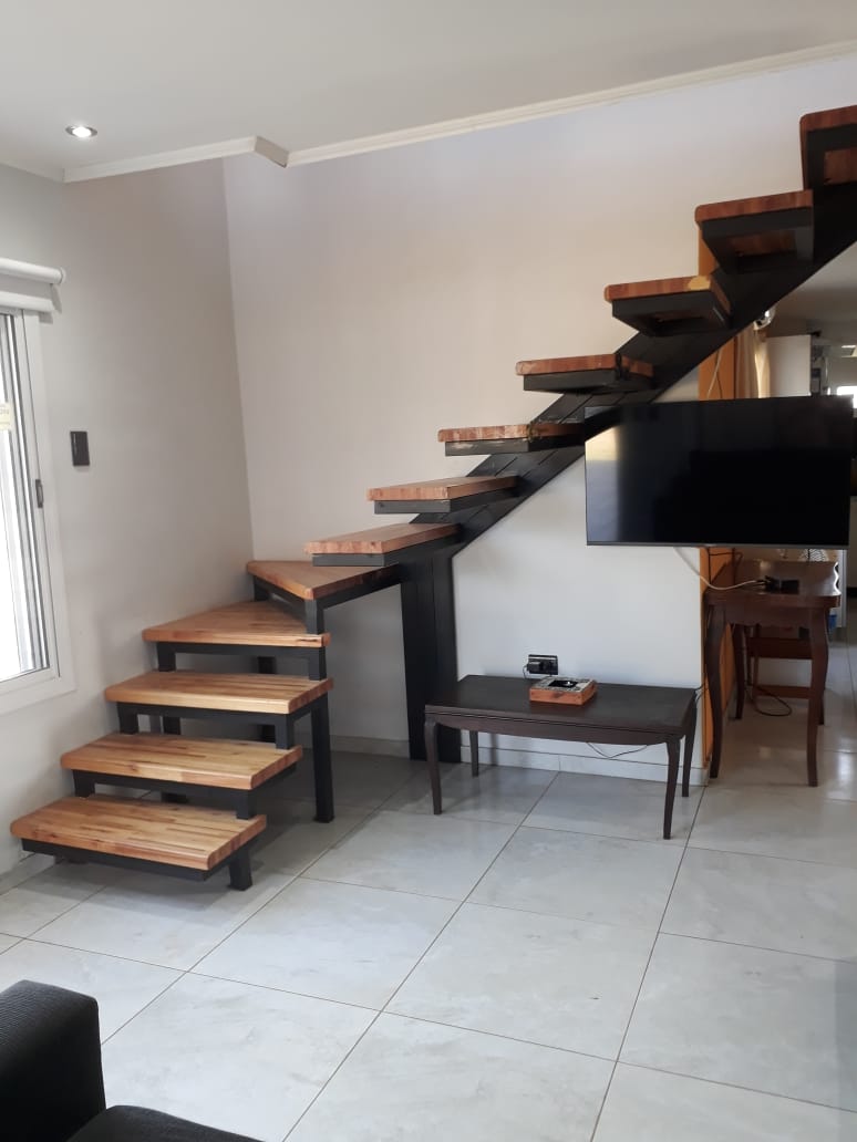 CASA MINIMALISTA EN MERLO