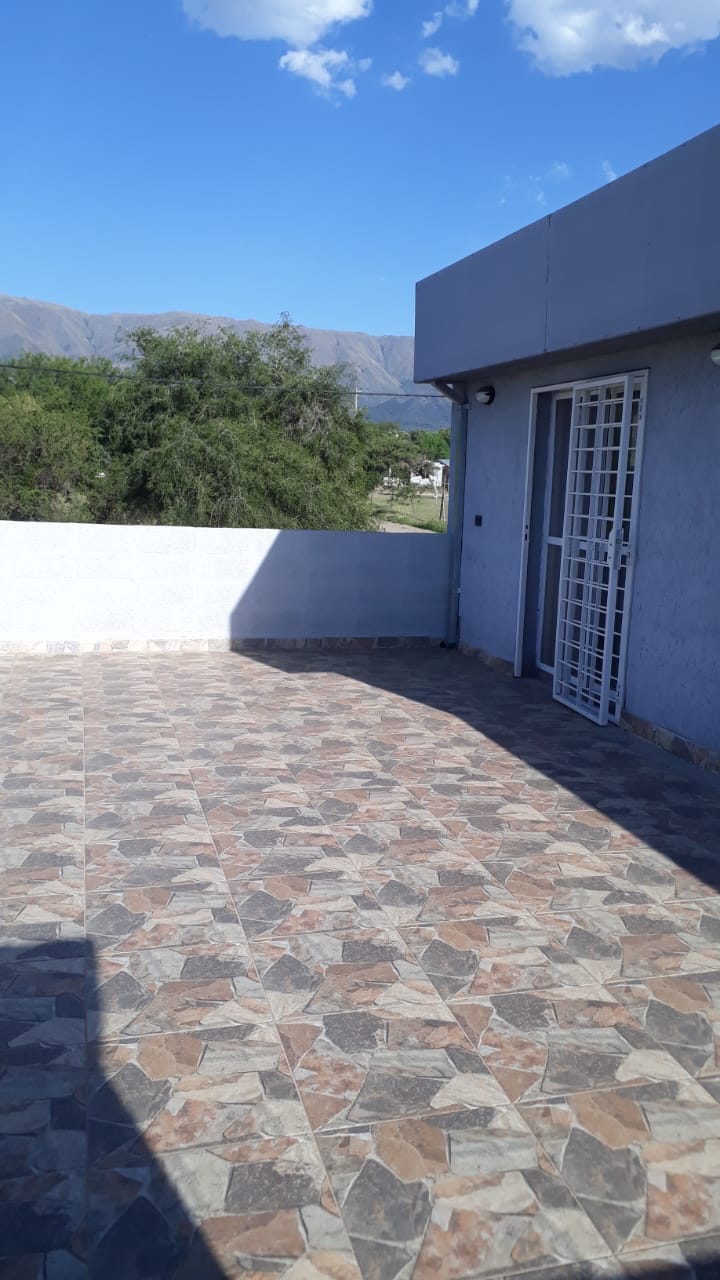 CASA MINIMALISTA EN MERLO