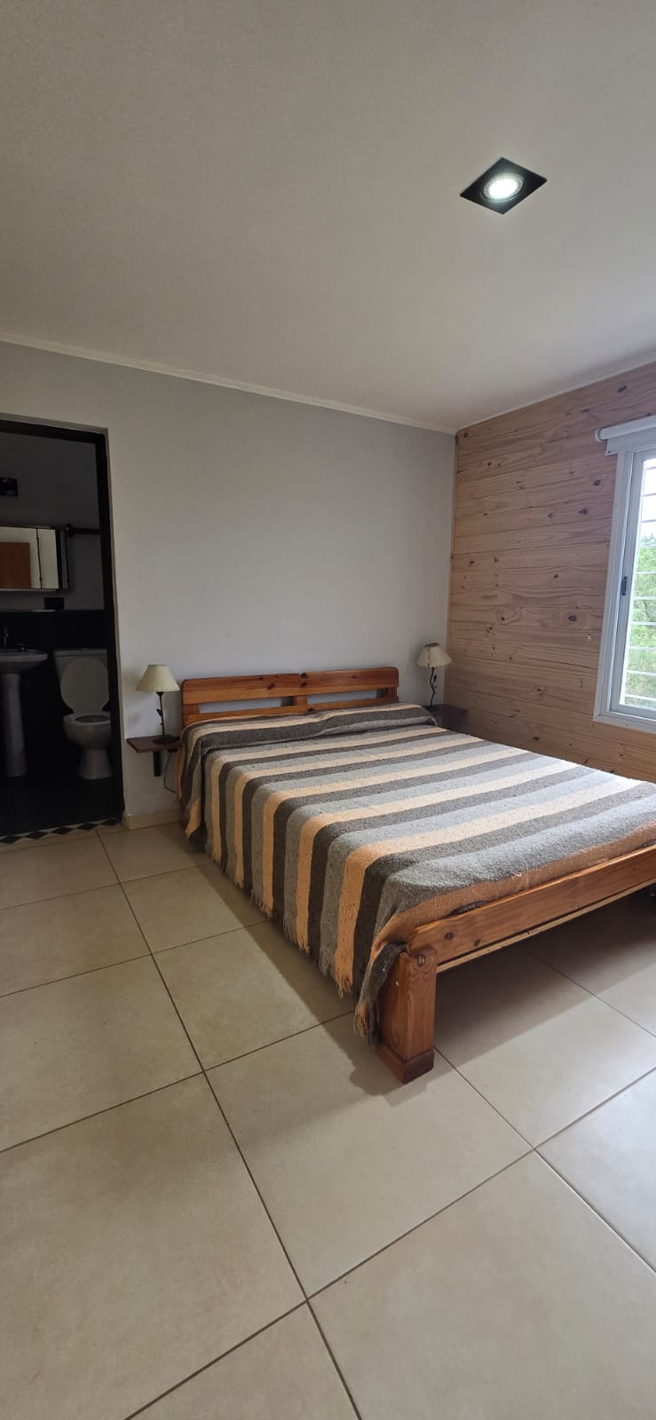 CASA MINIMALISTA EN MERLO