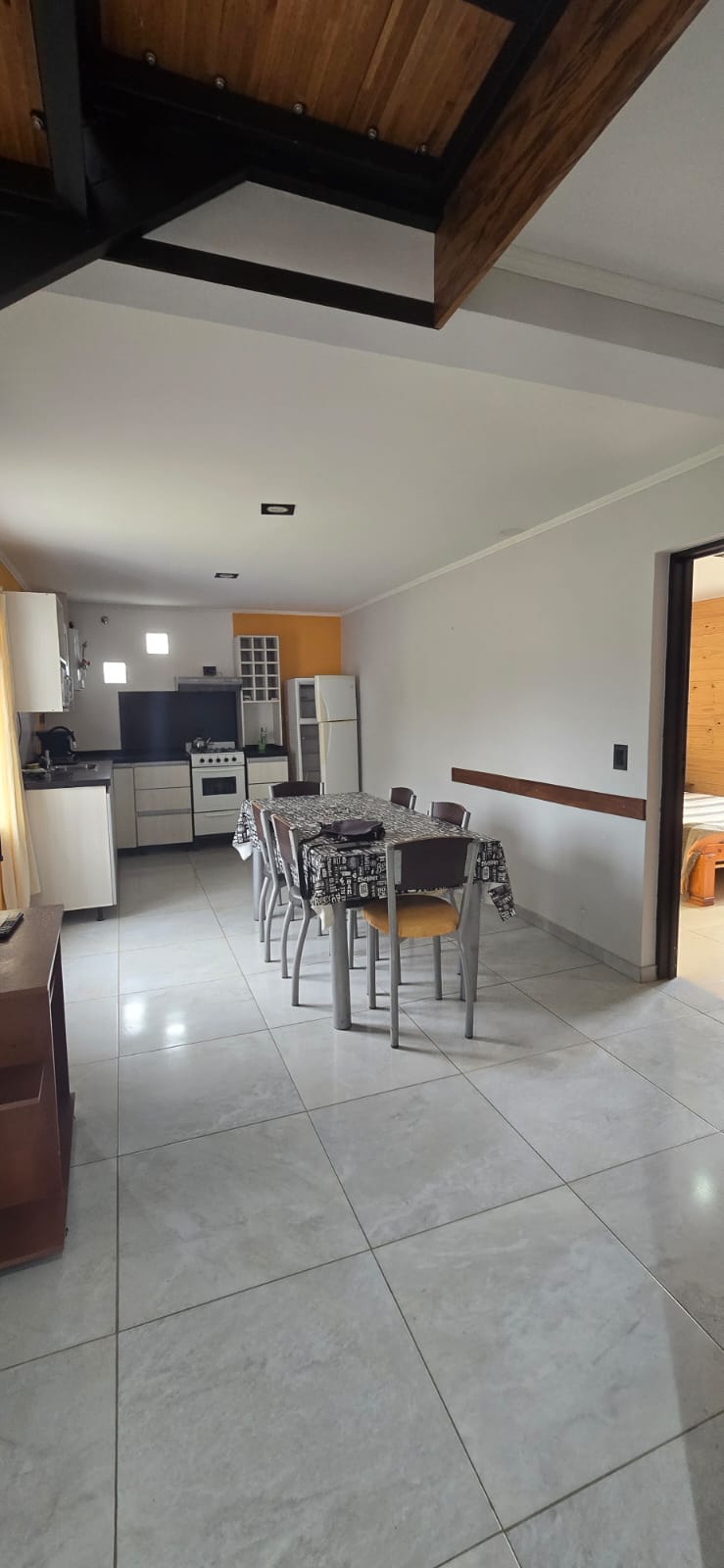 CASA MINIMALISTA EN MERLO