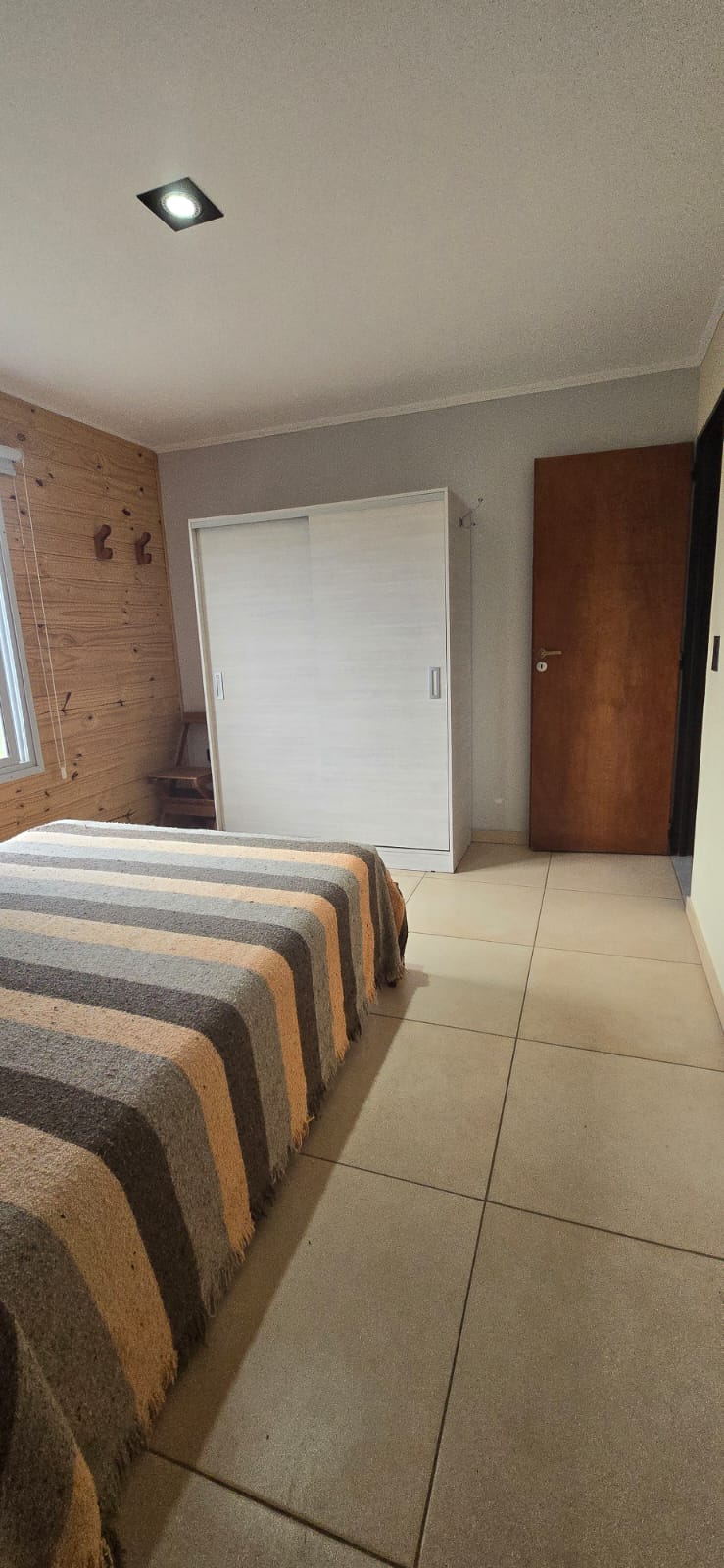 CASA MINIMALISTA EN MERLO