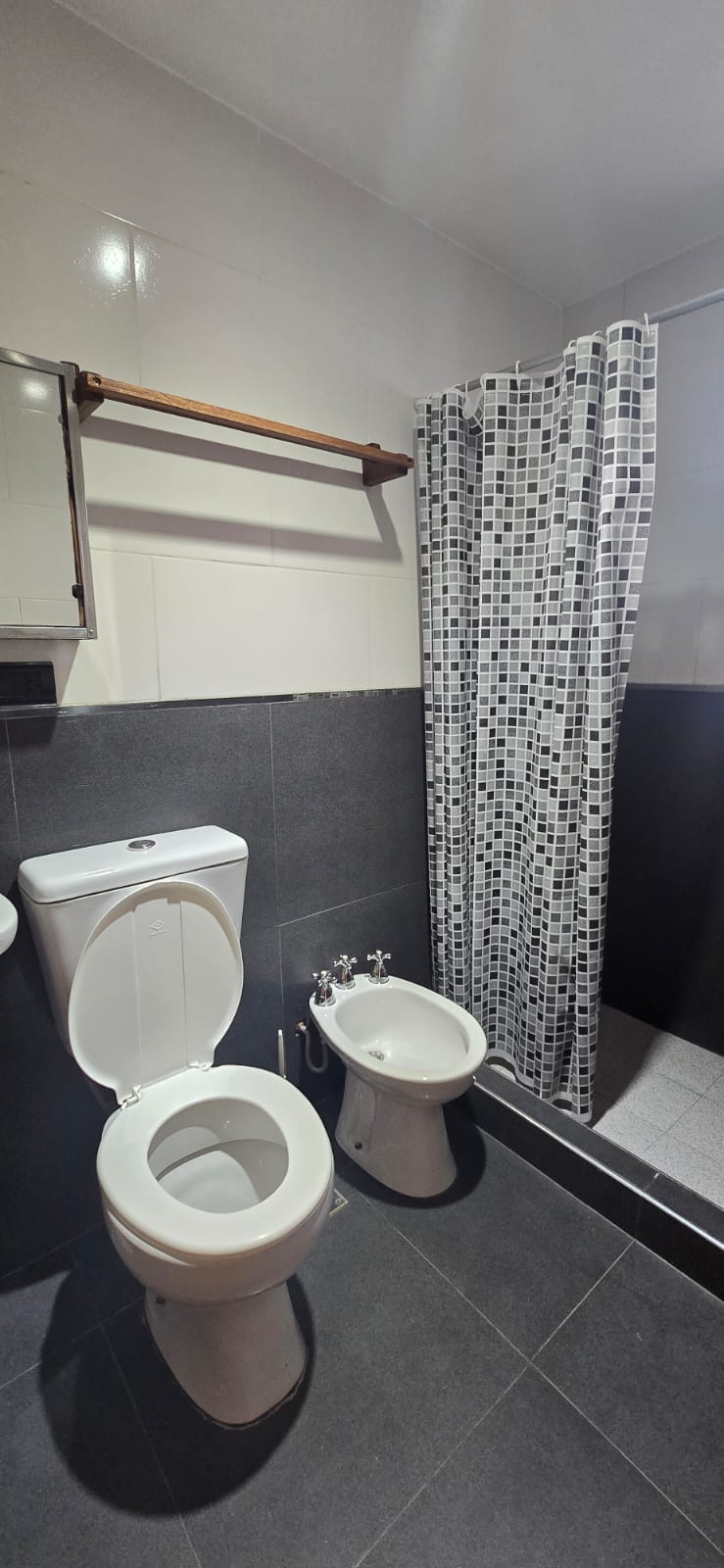 CASA MINIMALISTA EN MERLO